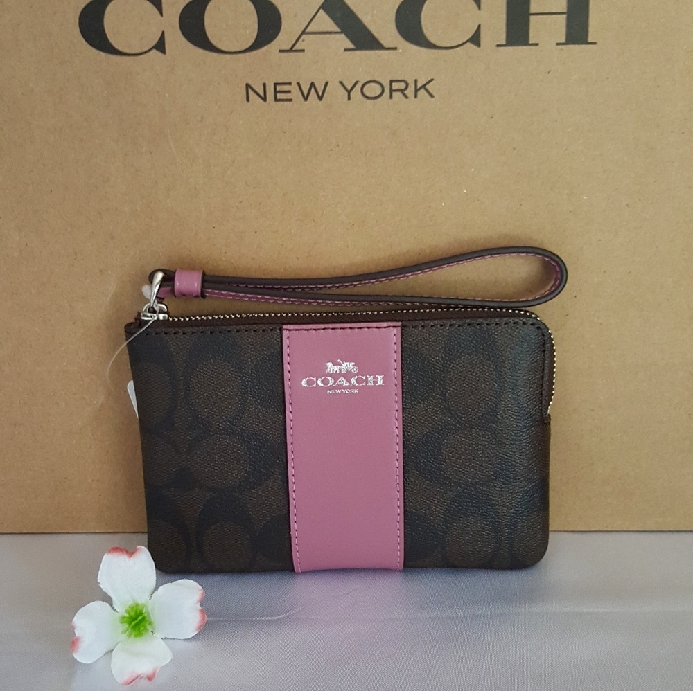 💕SOLD 💕 NWT Coach Wristlet in Signature Canvas - Picture 1 of 6